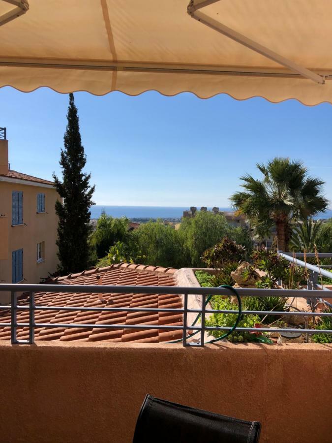 Schoenes 3 Zimmer Apartment, Meerblick, Pool, Freies Wlan Peyia Exterior photo